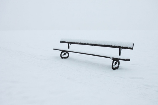 bench_in_winter_187607